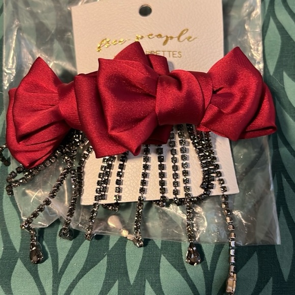 Free people Dreamin of the past 2 satin bow barrettes w/ fringe rhinestones NWT - Picture 12 of 13